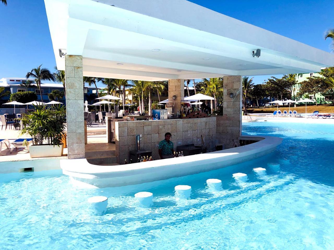 فندق Senator بويرتو بلاتا المظهر الخارجي الصورة The pool bar at the W Hotel in Cancun