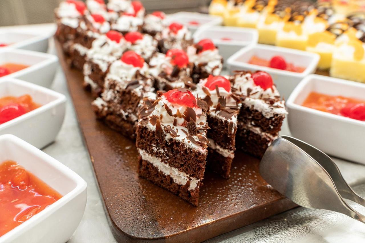 فندق Senator بويرتو بلاتا المظهر الخارجي الصورة Black Forest cake