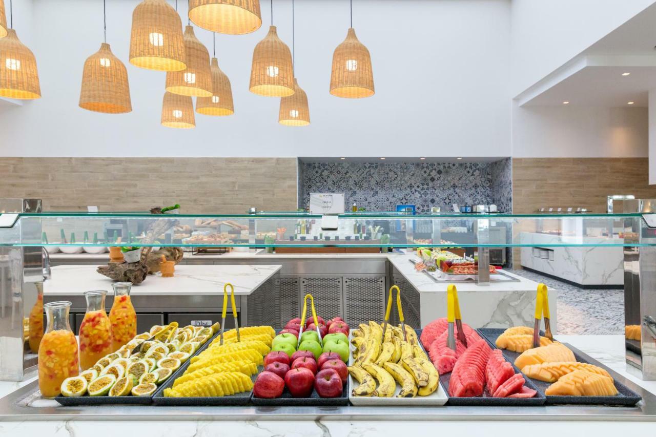 فندق Senator بويرتو بلاتا المظهر الخارجي الصورة Buffet at a hotel